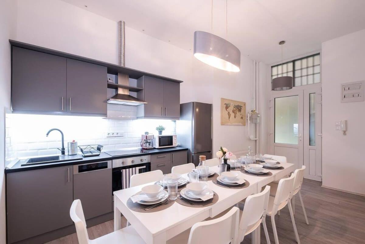 Central Brand New And Modern Apartment 부다페스트 외부 사진