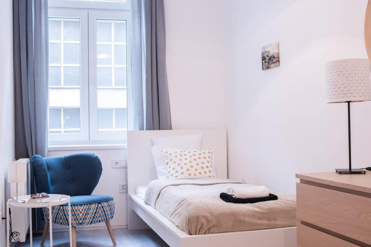 Central Brand New And Modern Apartment 부다페스트 외부 사진