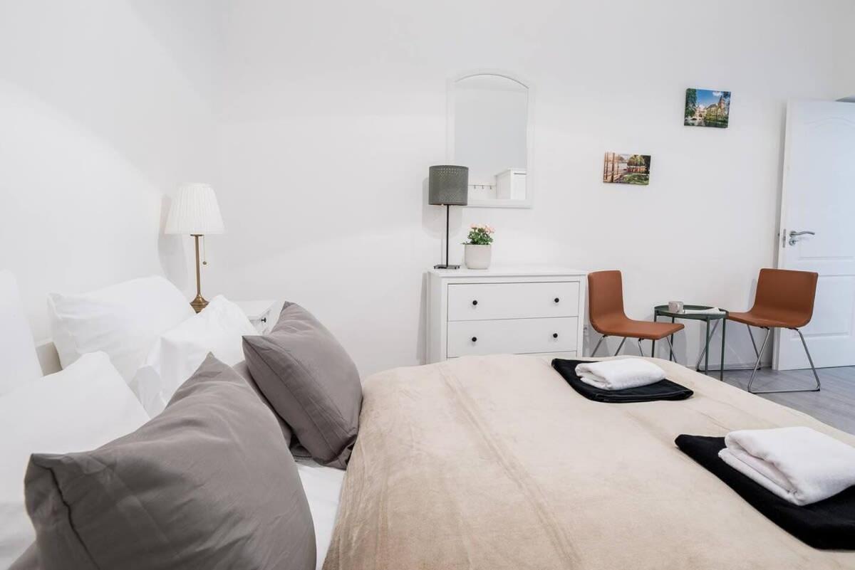 Central Brand New And Modern Apartment 부다페스트 외부 사진