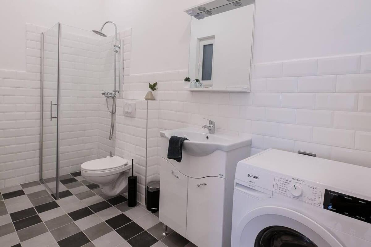 Central Brand New And Modern Apartment 부다페스트 외부 사진