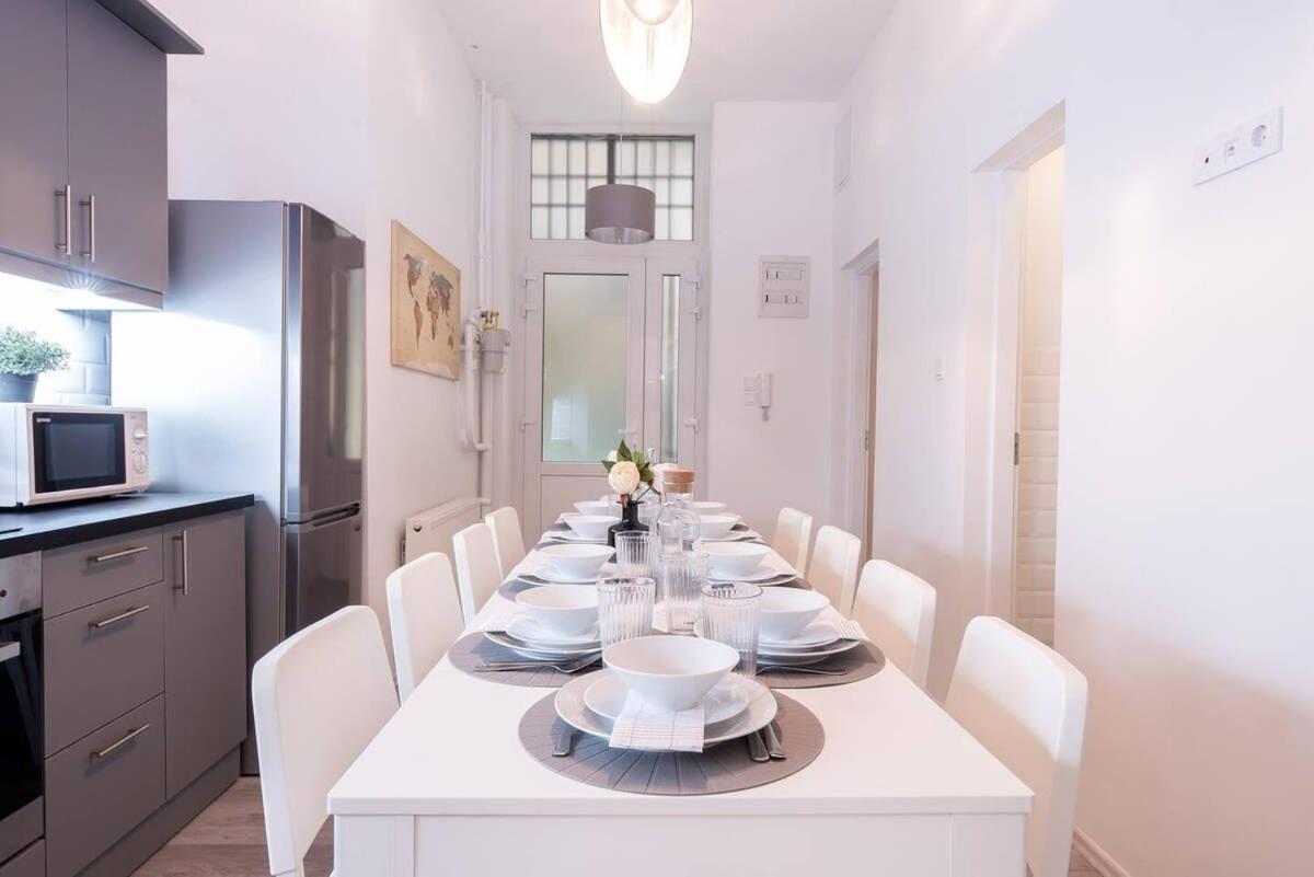 Central Brand New And Modern Apartment 부다페스트 외부 사진