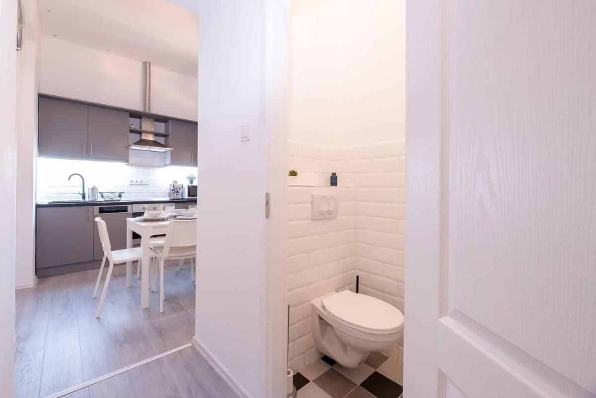 Central Brand New And Modern Apartment 부다페스트 외부 사진