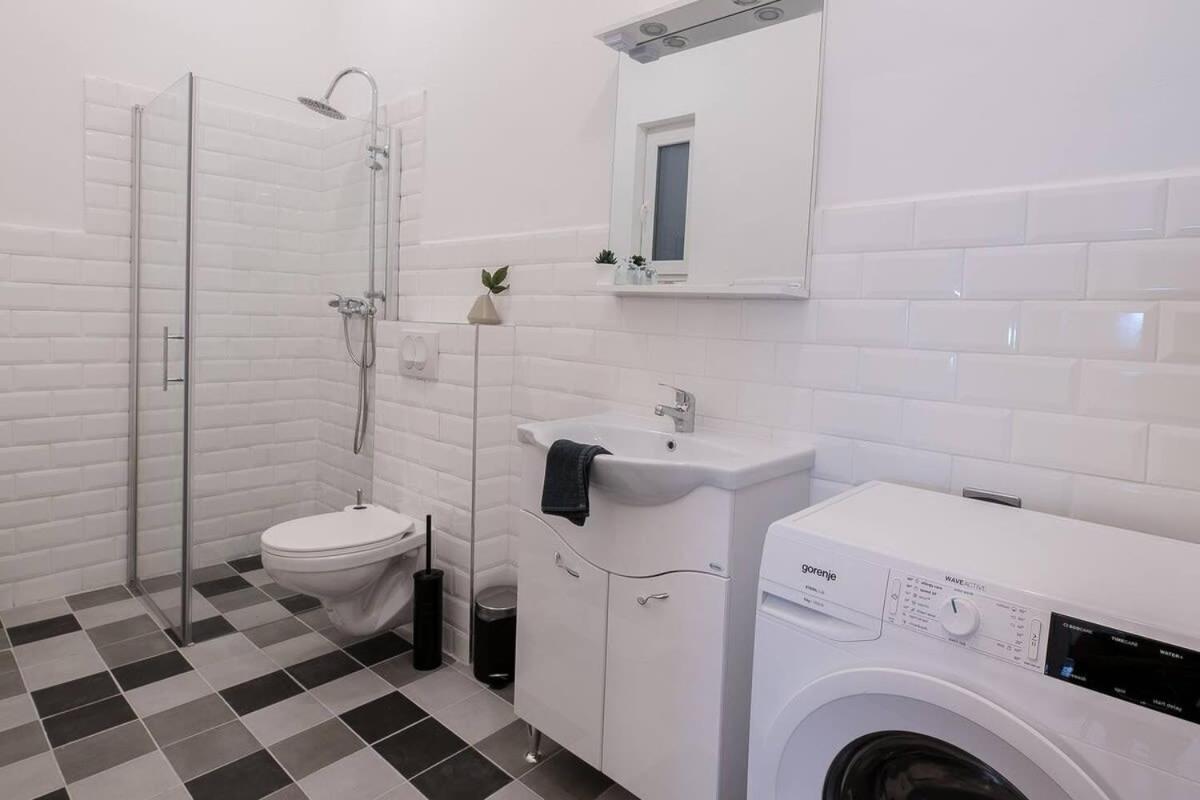 Central Brand New And Modern Apartment 부다페스트 외부 사진