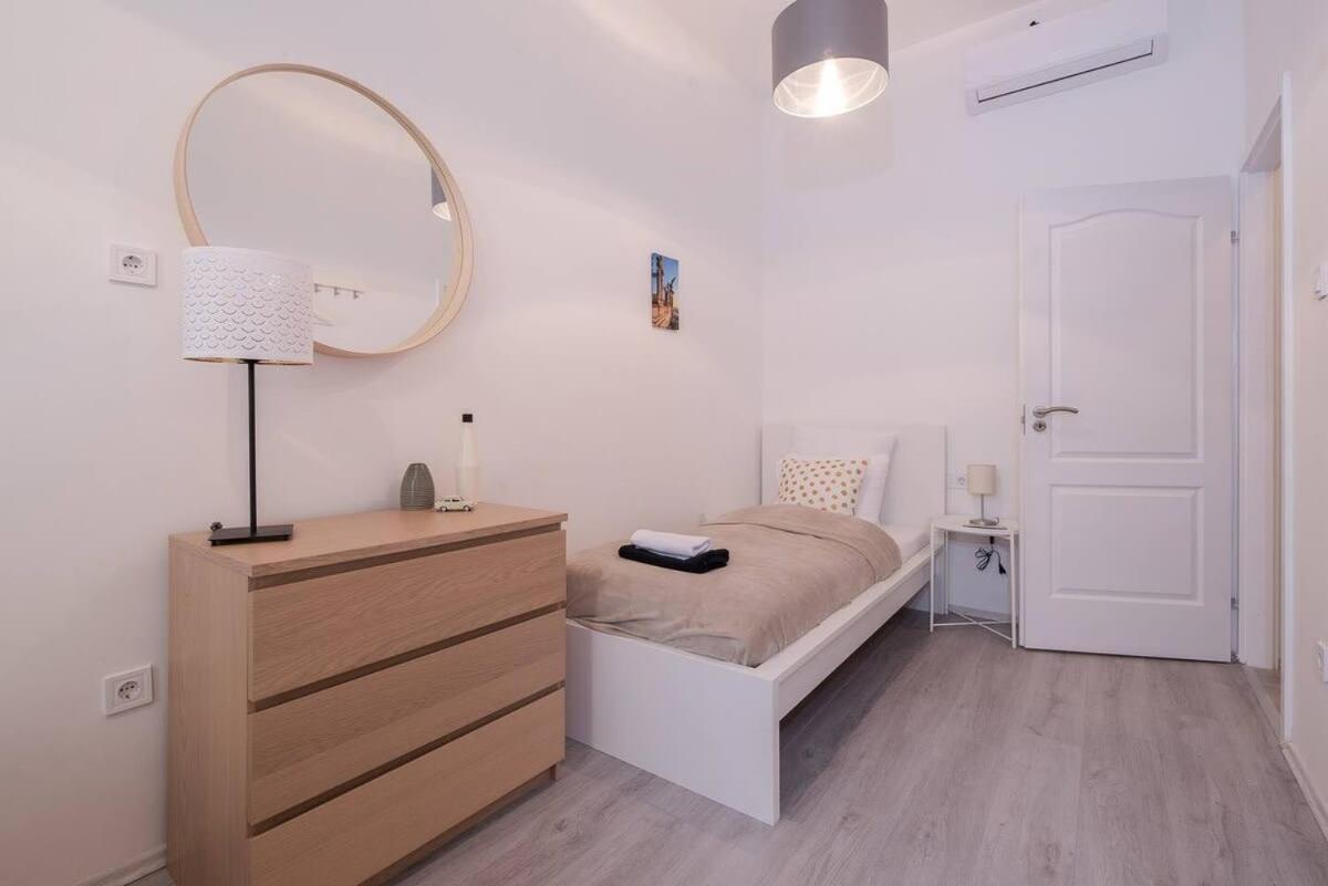 Central Brand New And Modern Apartment 부다페스트 외부 사진