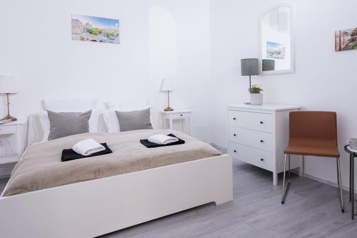 Central Brand New And Modern Apartment 부다페스트 외부 사진