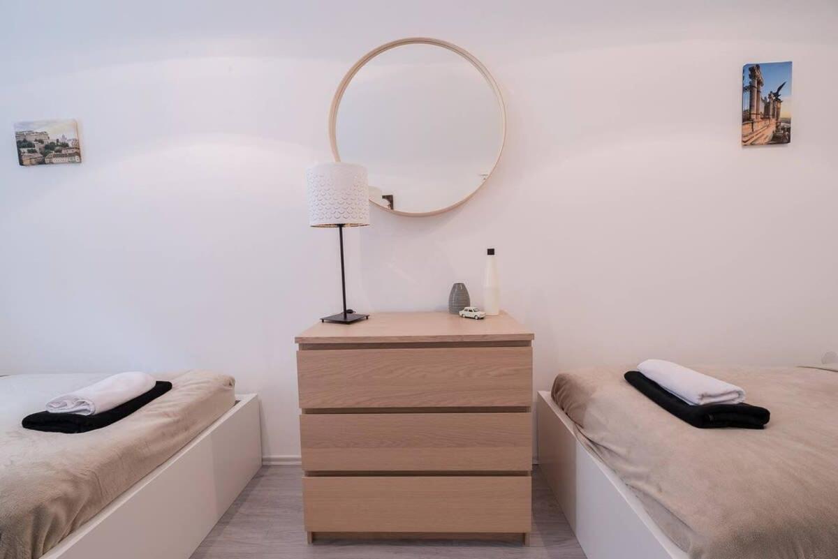 Central Brand New And Modern Apartment 부다페스트 외부 사진