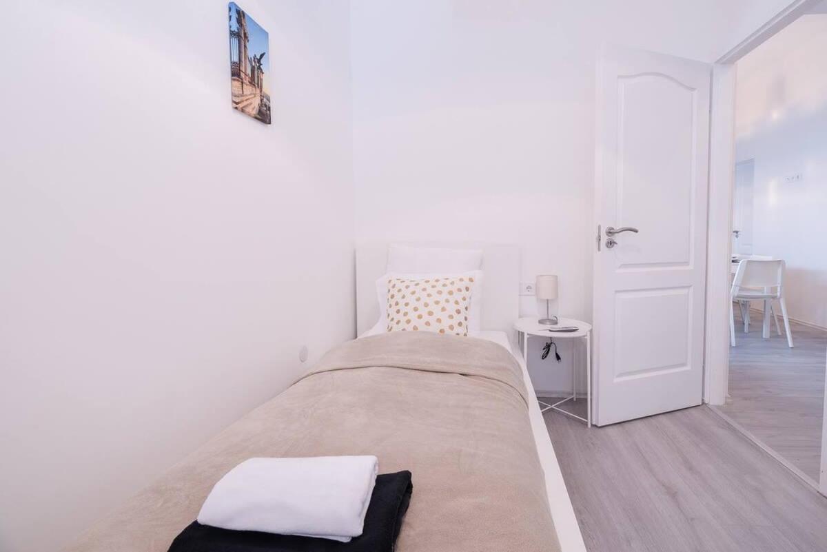 Central Brand New And Modern Apartment 부다페스트 외부 사진