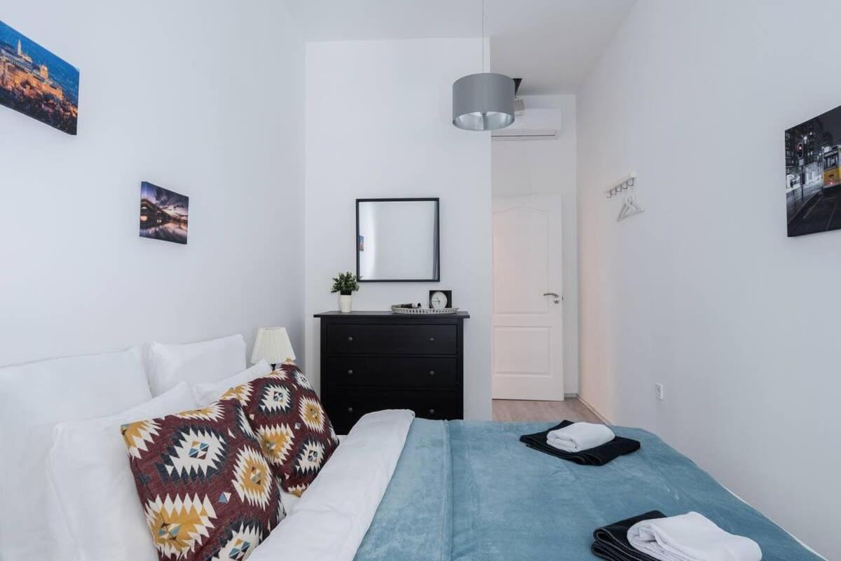 Central Brand New And Modern Apartment 부다페스트 외부 사진