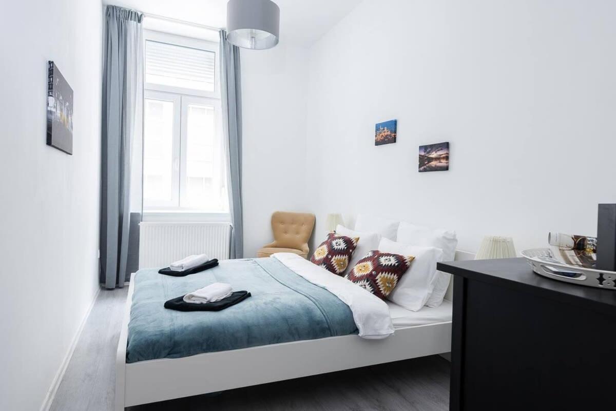 Central Brand New And Modern Apartment 부다페스트 외부 사진