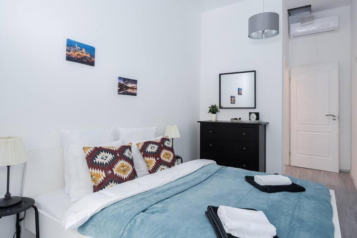 Central Brand New And Modern Apartment 부다페스트 외부 사진