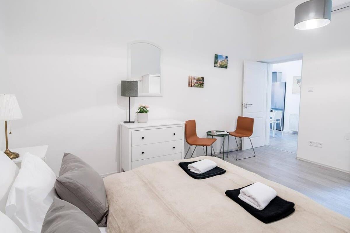 Central Brand New And Modern Apartment 부다페스트 외부 사진